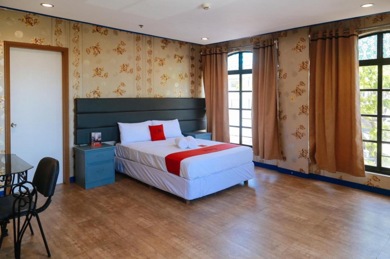 Reddoorz Plus @ Castle Chateau Iloilo Rum bild