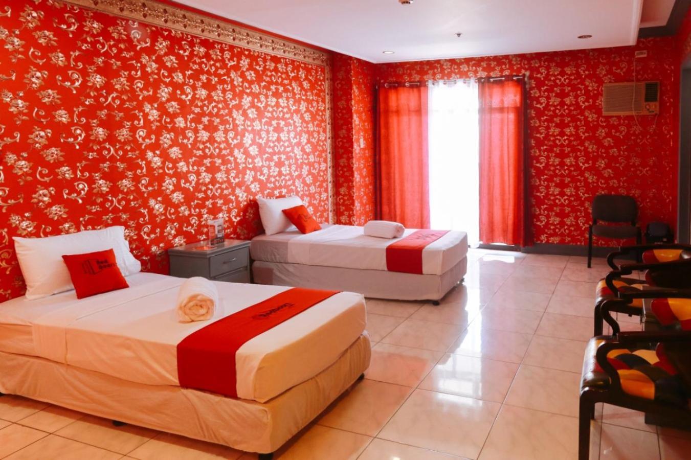 Reddoorz Plus @ Castle Chateau Iloilo Rum bild